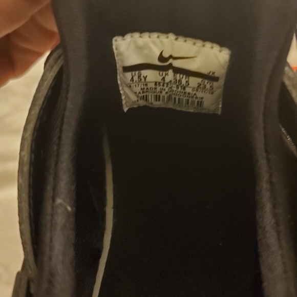 NIKE Huarache 4.5Y - Picture 2 of 5